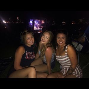 Meet your Posher, Kayla